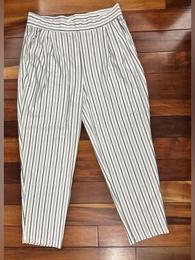 NWT. Anthropologie White and Black Striped Tapered Pants, L